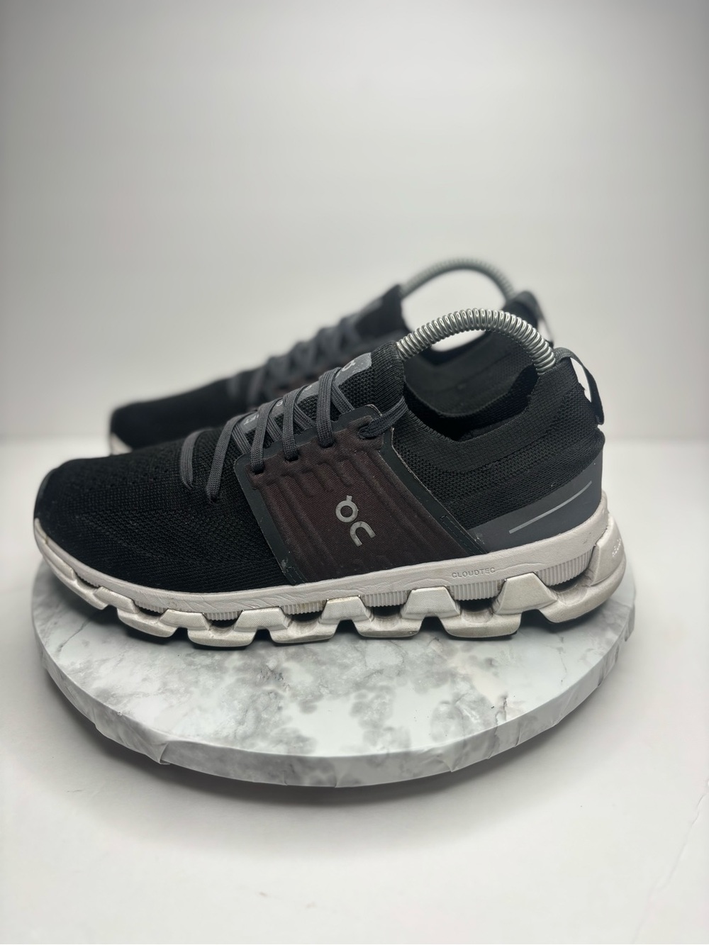Size 8 - ON Cloudswift 3 All Black W